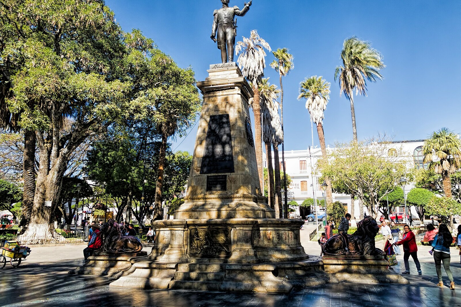 Monument to Antonio José de Sucre among the trees in Plaza 25 de Mayo.