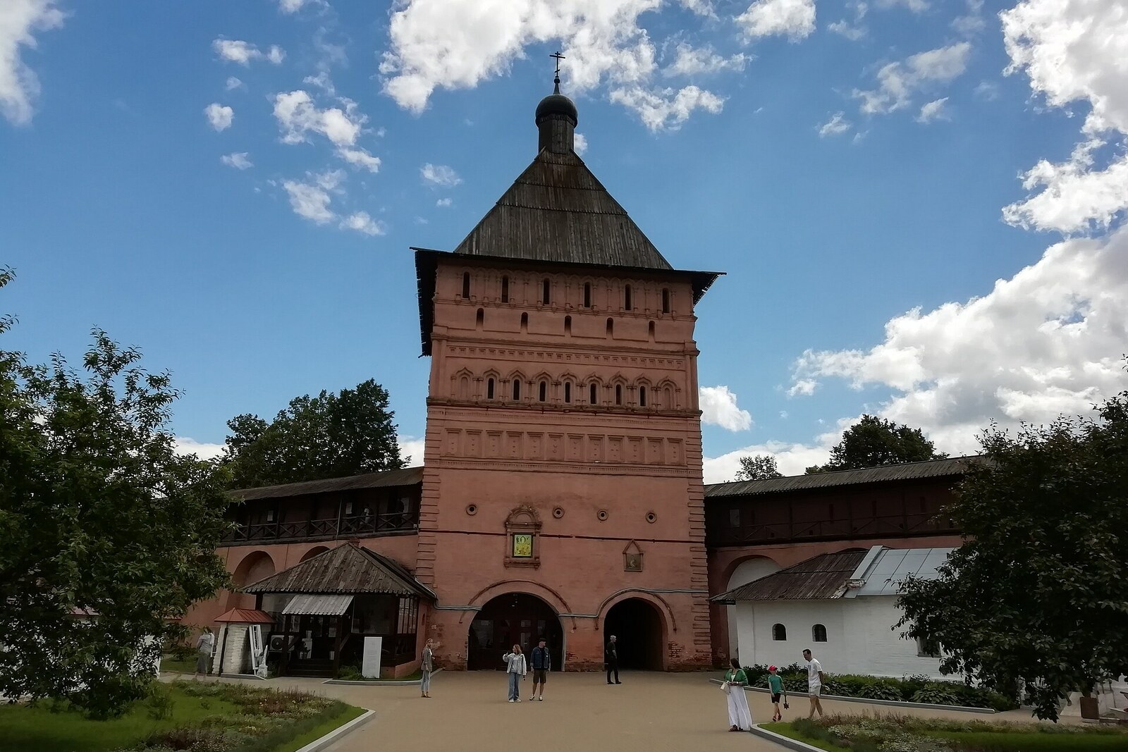 The red-brick gate tower of Spaso-Evfimiev Monastery.