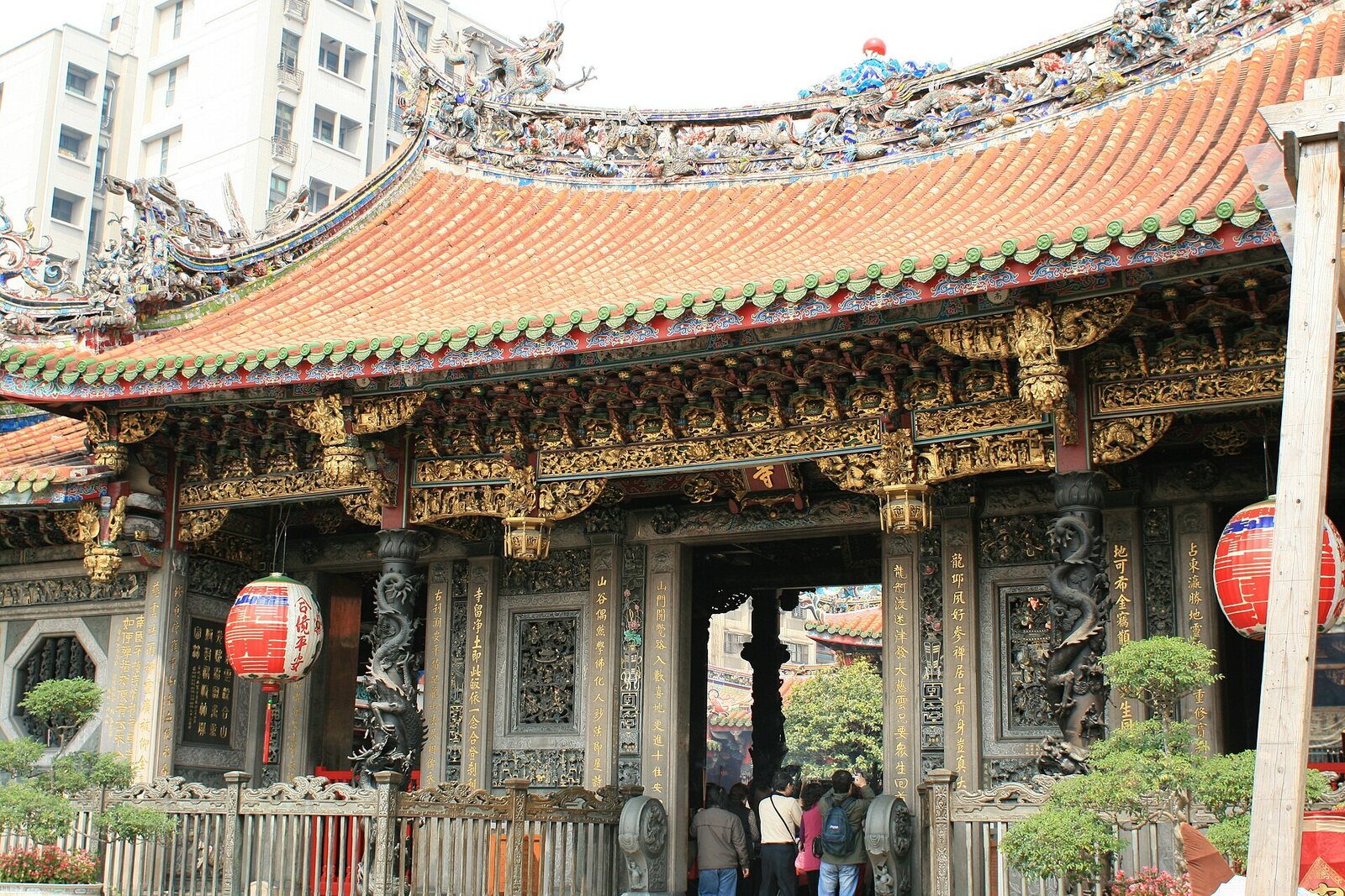 Exterior of Longshan Temple in Mengjia.