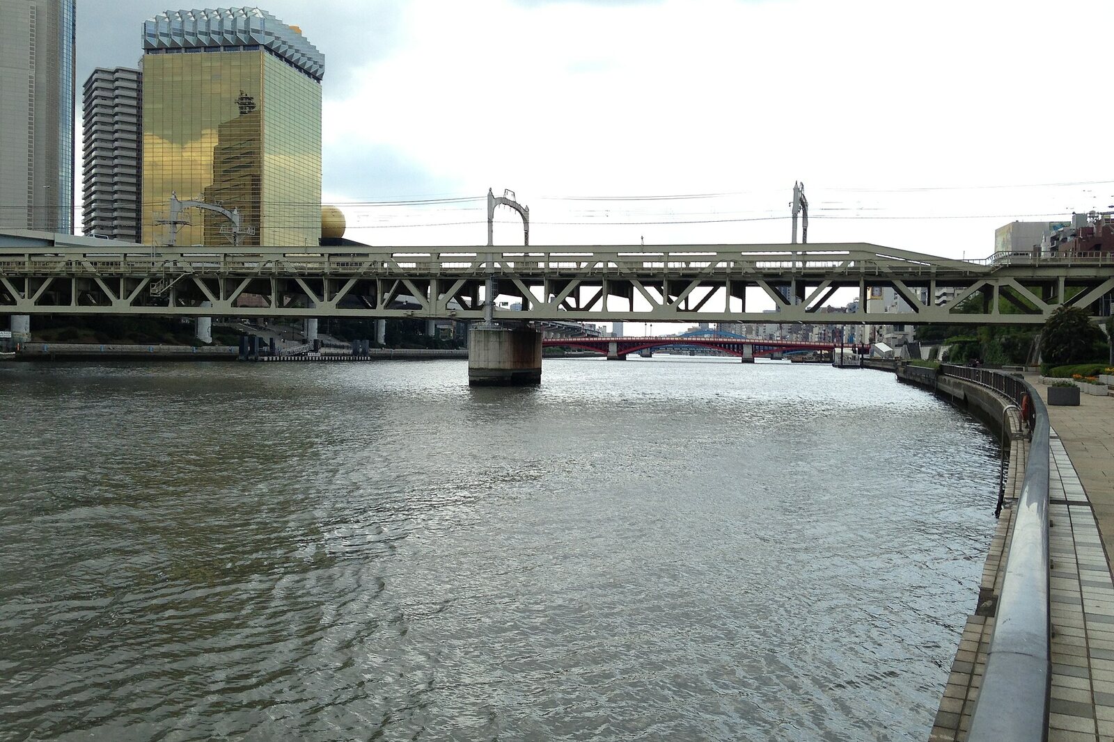 View of the Sumida River and Azumabashi Bridge by Asakusa.