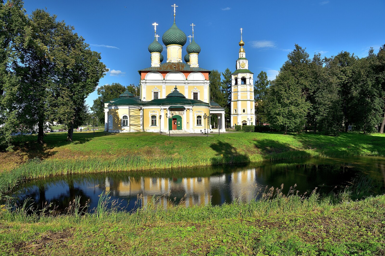Transfiguration Cathedral and bell tower in the Uglich Kremlin.