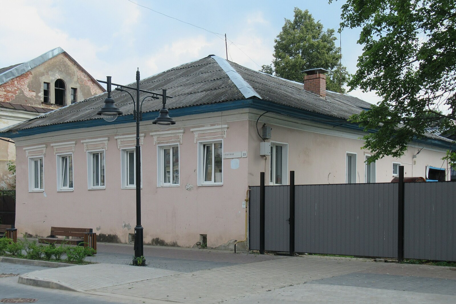 Casa histórica número 23 en la calle Spásskaya de Úglich.