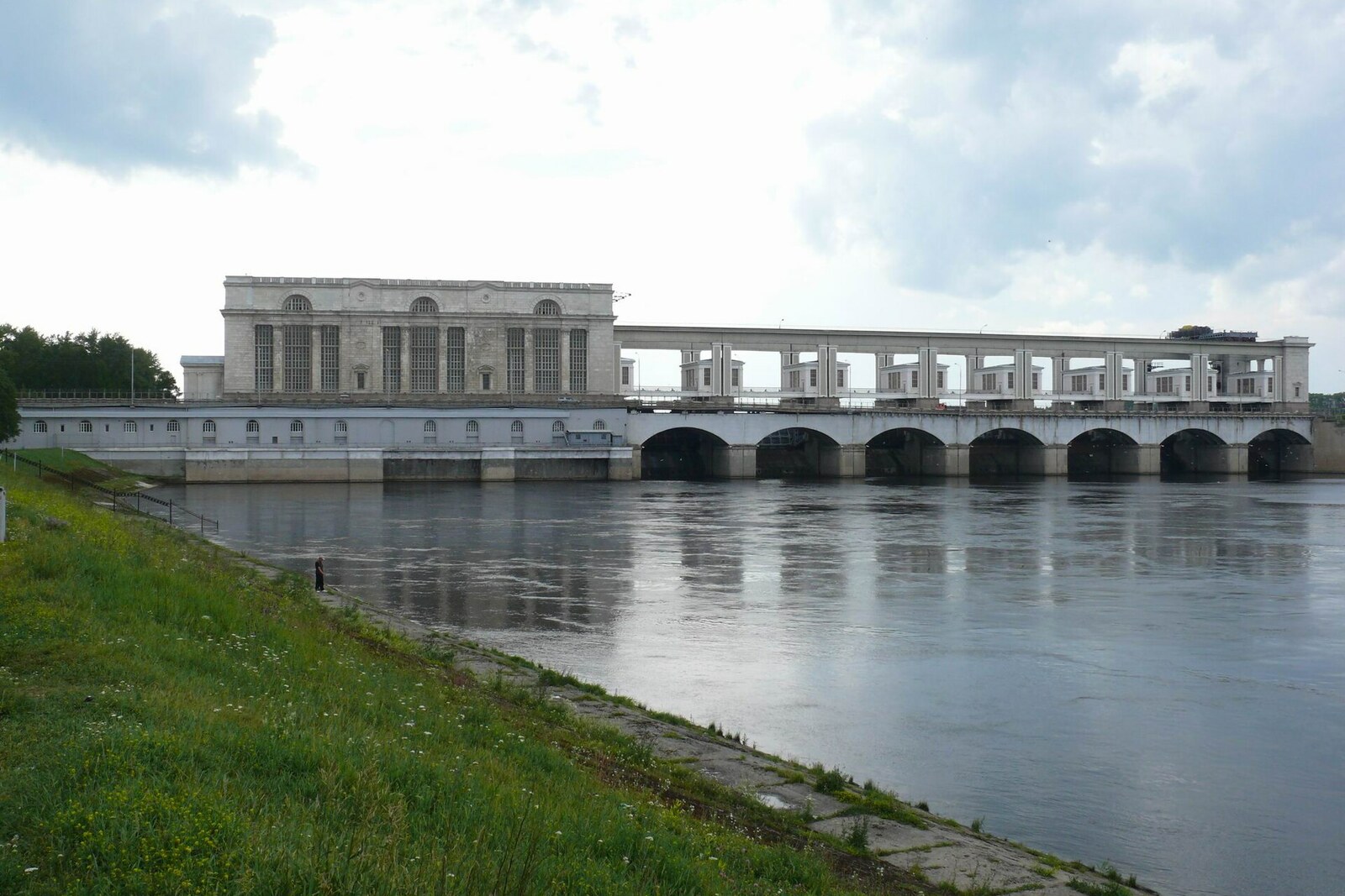 Uglich Hydroelectric Power Station and the dam on the Volga.