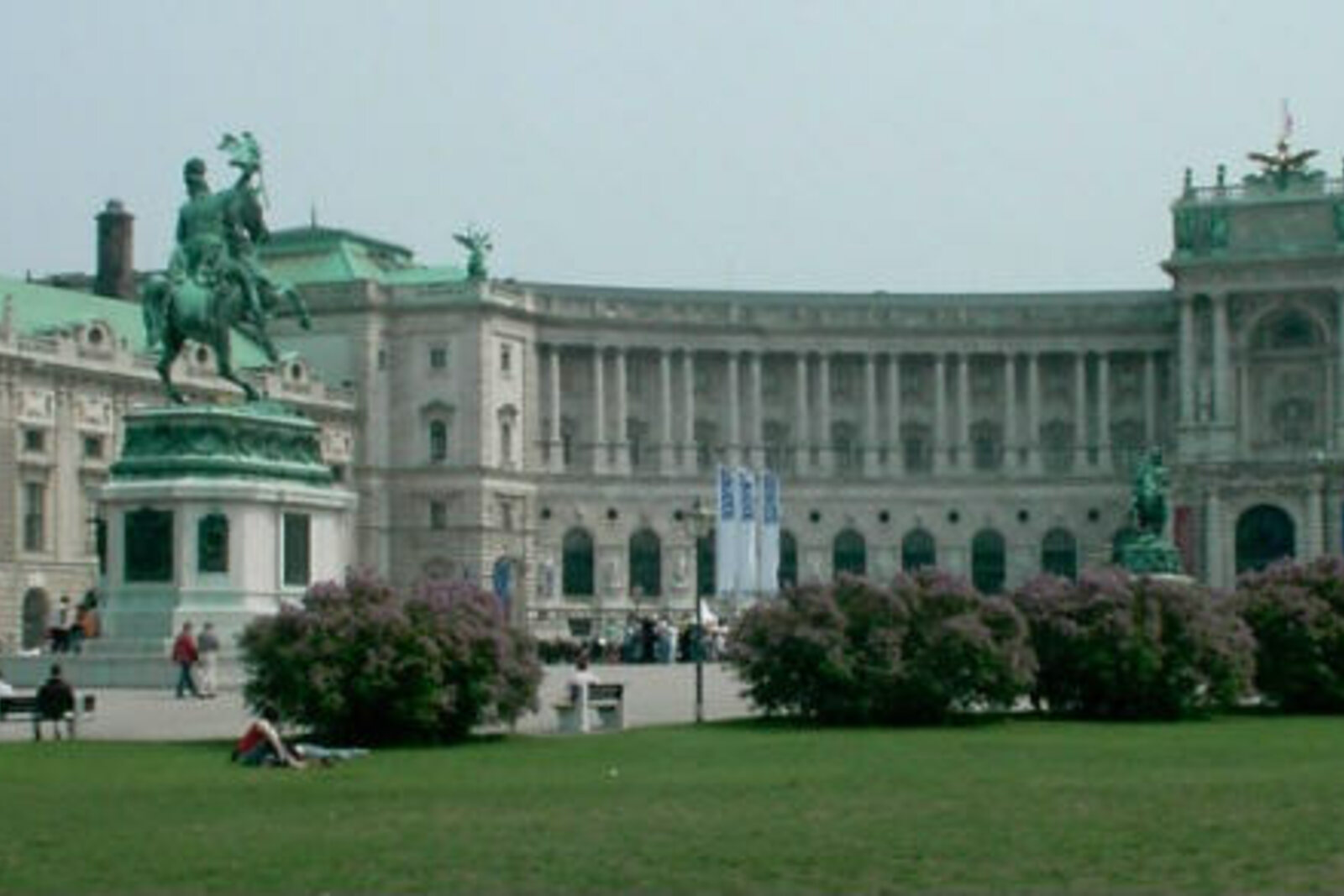La Heldenplatz et l’aile de la Neue Burg dans le centre impérial de Vienne.