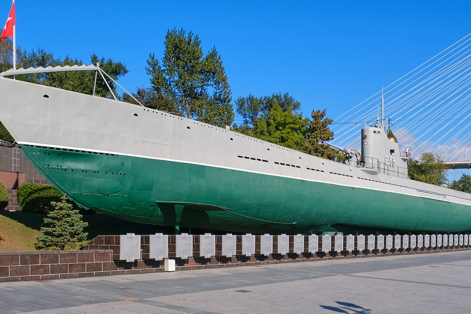 The S-56 submarine on a pedestal by Korabelnaya Embankment in Vladivostok.