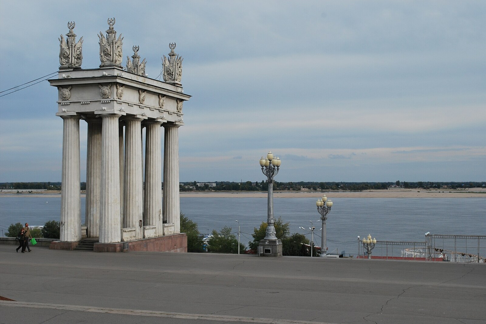 White propylaea on the upper terrace of Volgograd's 62nd Army Embankment.
