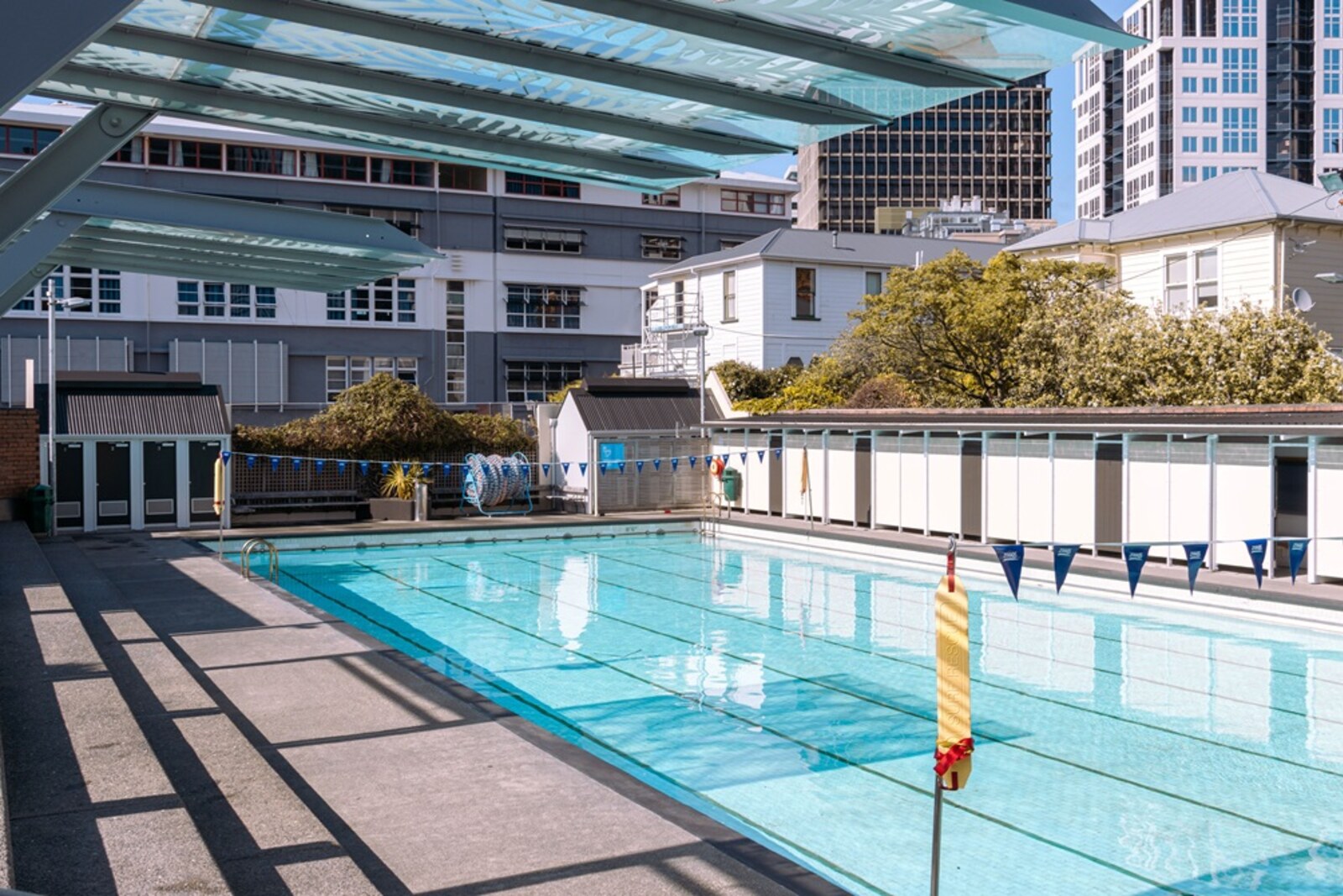 The outdoor Thorndon Pool, with lanes and the entrance area.
