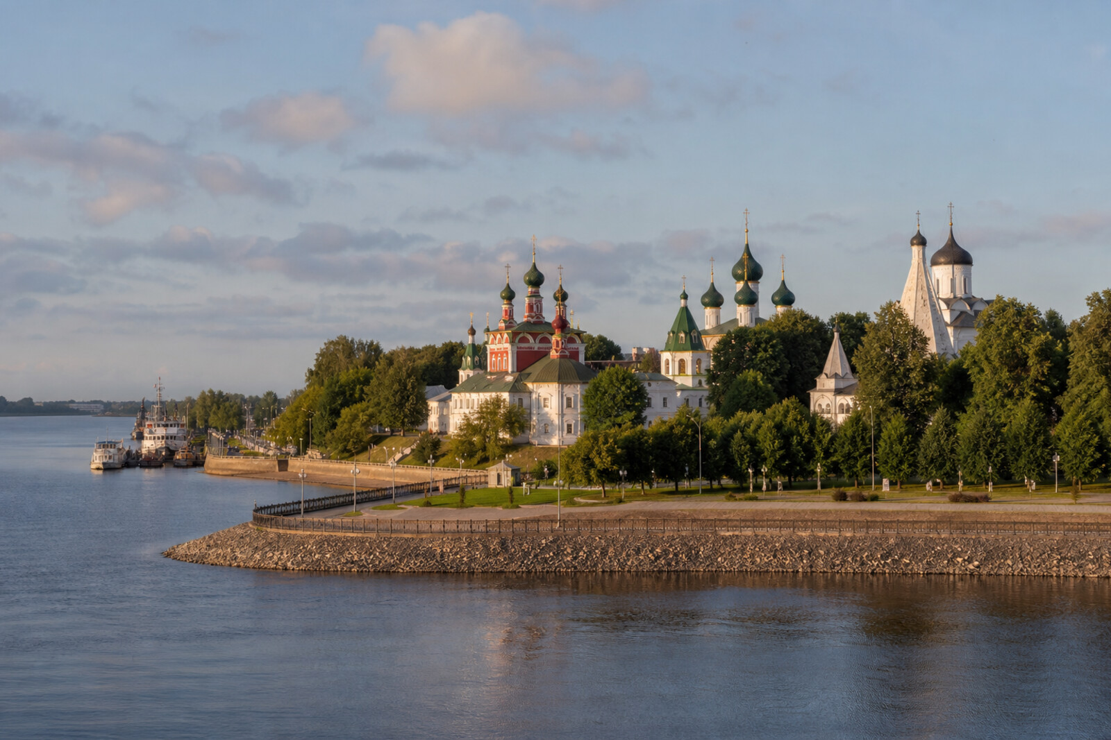 Illustrated view of Yaroslavl at the confluence of the Volga River and Kotorosl River, with the rhythm of merchants' churches.