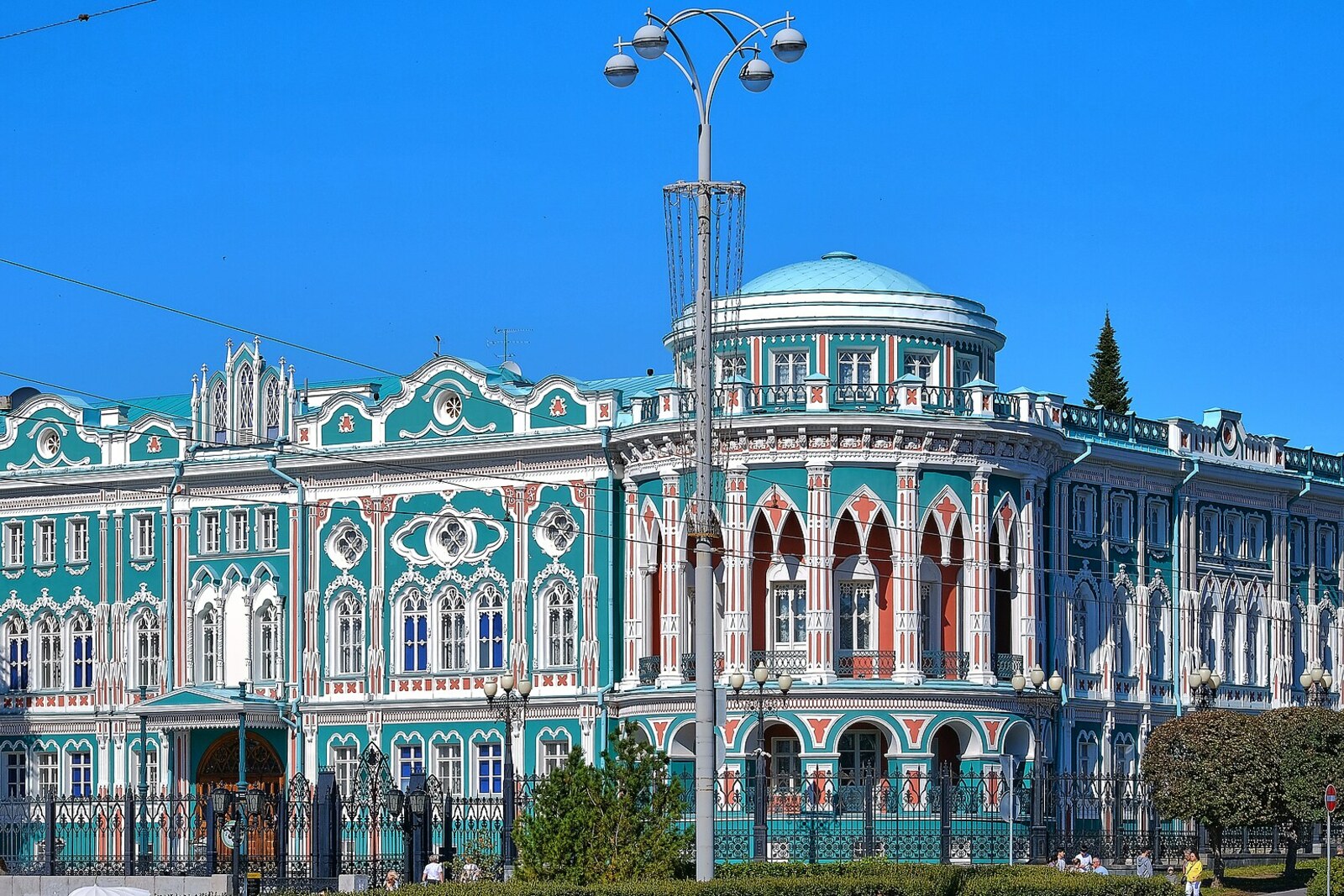 The green-and-white façade and rotunda of Sevastyanov House.