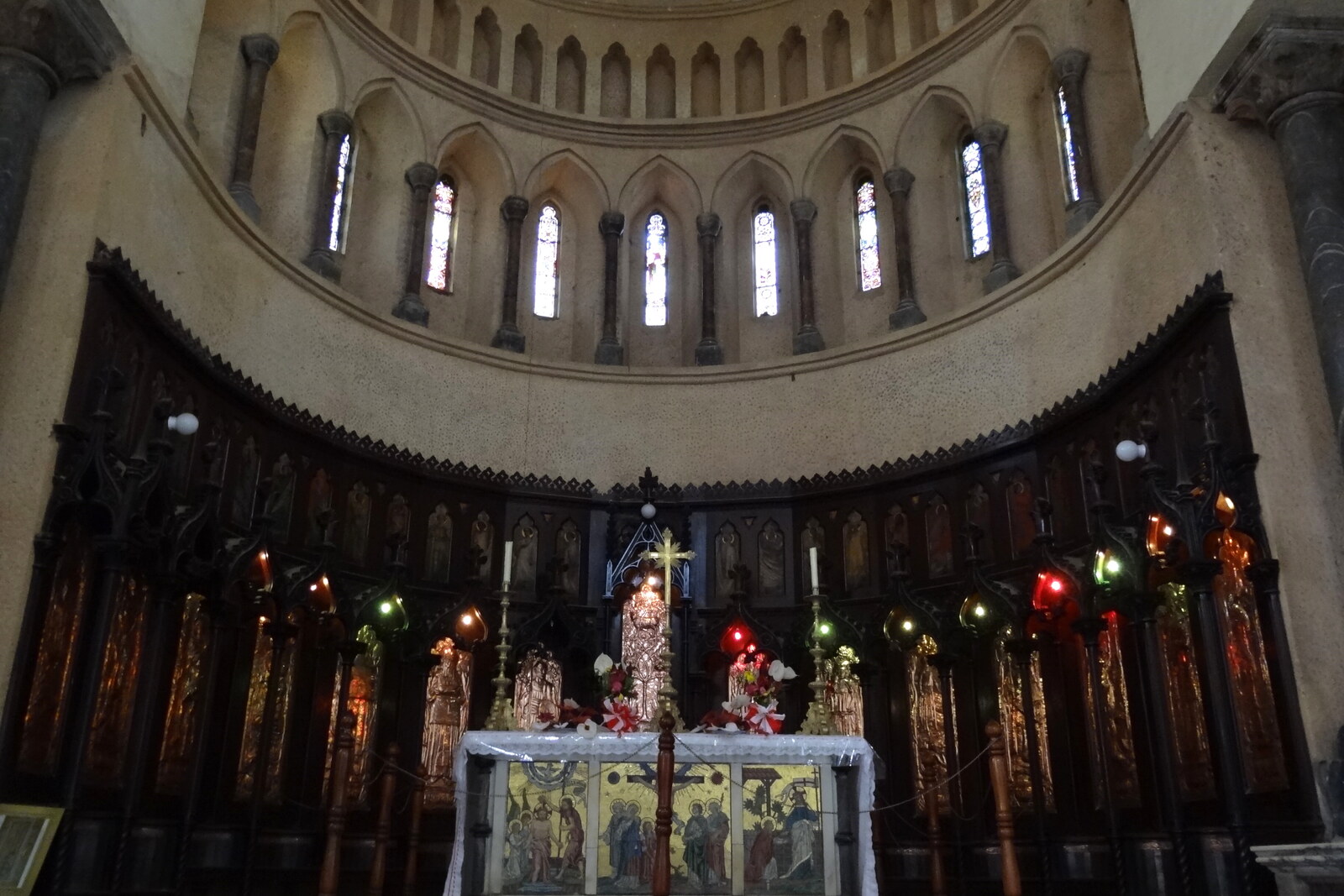 The altar of Christ Church against a backdrop of stone arches